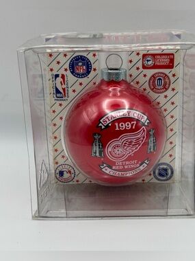 Detroit Red Wings 1997 Stanley Cup Champions Glass Ornament  NHL Hockey Vintage